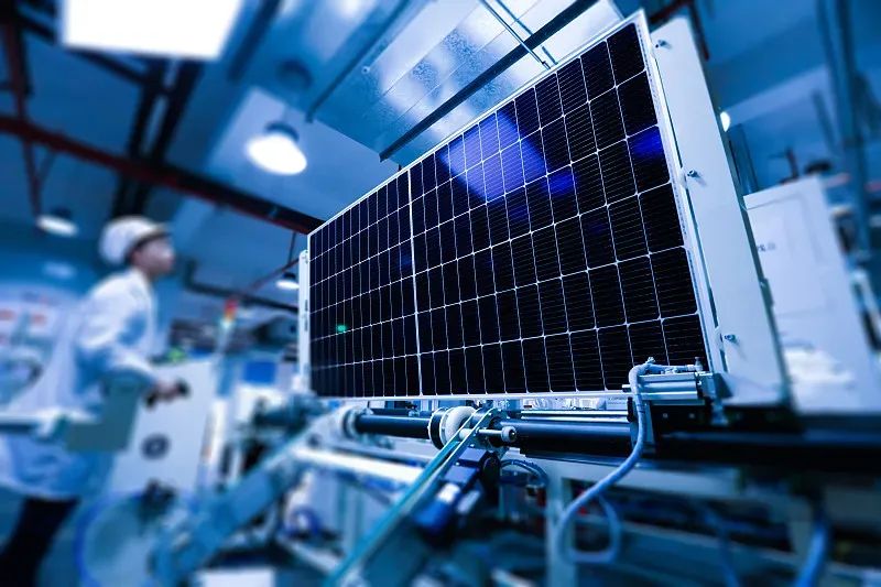 人民网报道|聚焦琏升光伏第三代电池