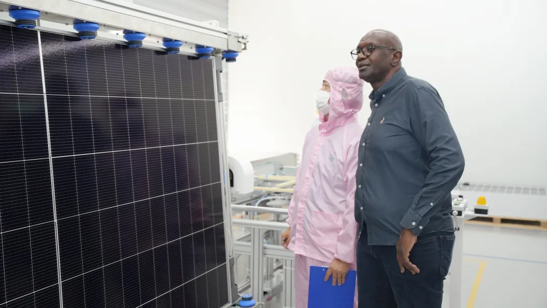 纳米比亚国家电网董事会主席一行到访琏升光伏，共促新能源融合新发展